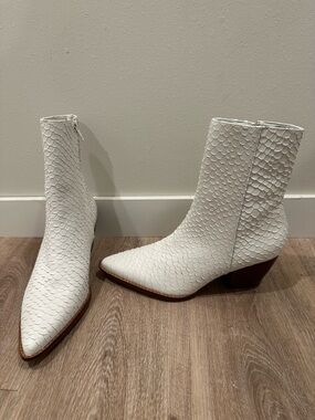 Brand new size 7.5 Matisse Women's Caty Boots- made in Brazil-these are stunning